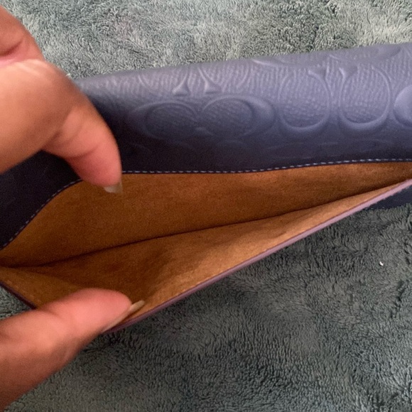 Morgan Crossbody in Embossed Signature Leather - Picture 4 of 10